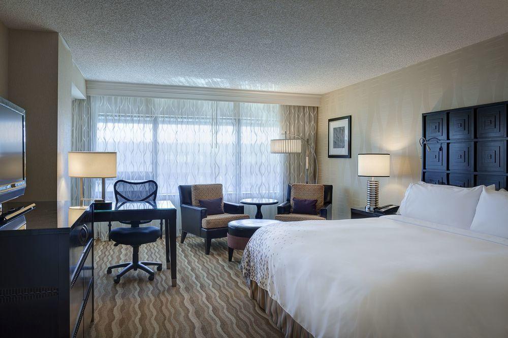Hotel Renaissance Harborplace