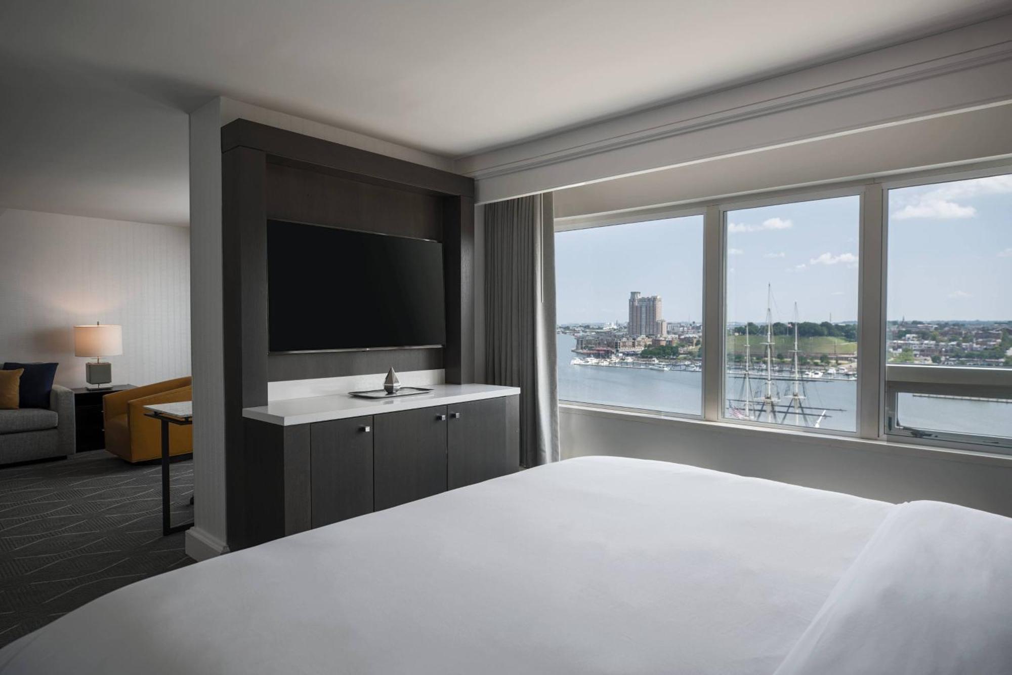 Renaissance Harborplace Hotel 4*