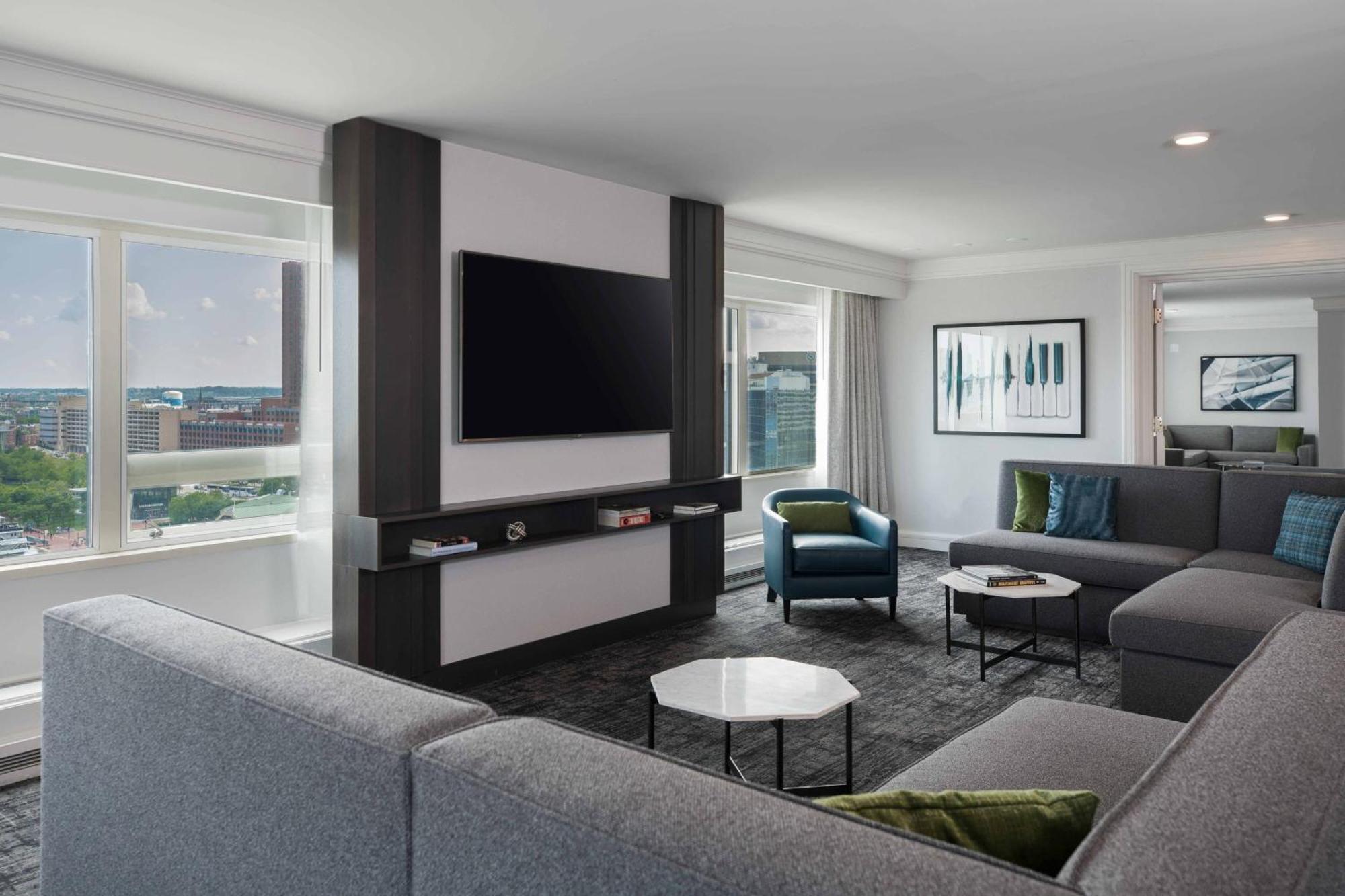 Renaissance Harborplace Hotel 4*